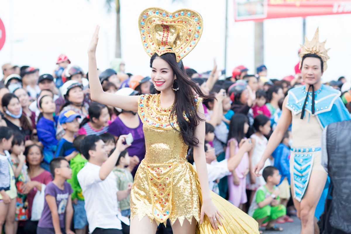 Pham Huong long lay tai Carnaval duong pho Quang Binh-Hinh-6